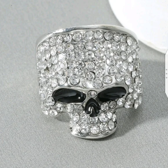 🆕💀RHINESTONE SKULL RING 💀 - Picture 2 of 3